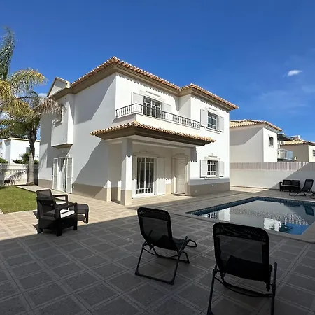 Villa Alcantarilha *